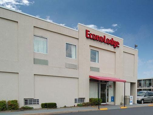 Econo Lodge Near Potomac Mills Woodbridge Exterior photo